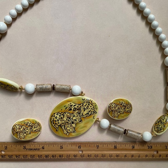 Lee Sands Leopard Ceramic Necklace and Earring Set - Vintage 1980s - Picture 3 of 11